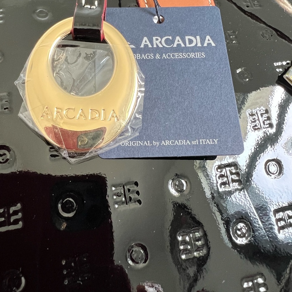 NWT ARCADIA PATENT LEATHER LARGE SATCHEL HANDBAG PURSE - Picture 2 of 16